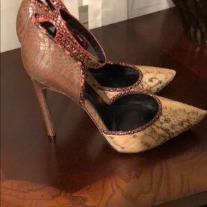 Vero Cuoio Rachel Roy high heels